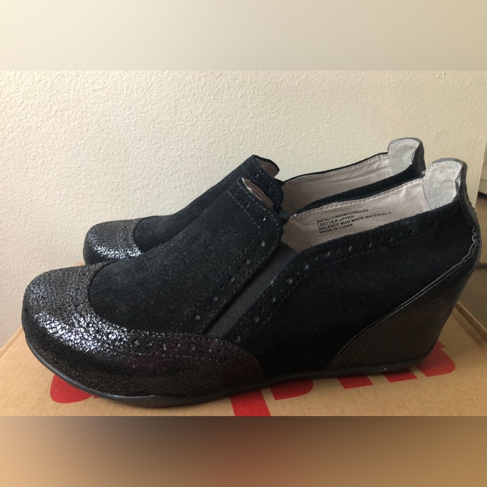Jambu sport wedge design